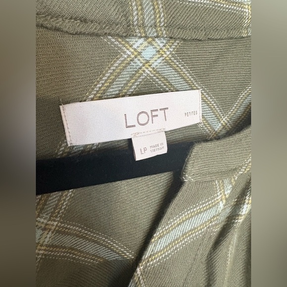 LOFT Olive Green Plaid Tiered Shirtdress | Size Large Petite | Fall-Ready Flowy - Picture 5 of 13